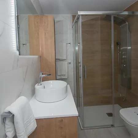 Apartamento Esmeralda Totalmente Nuevo 4er9ecto Para Una Familia *