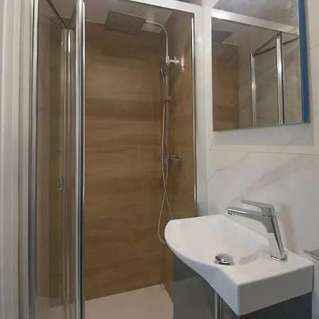 Apartamento Esmeralda Totalmente Nuevo 4er9ecto Para Una Familia *
